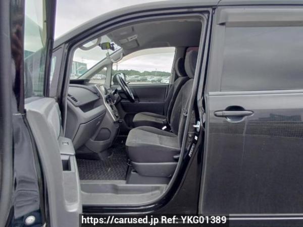 Used 2007 AT toyota noah ZRR70G Image[13]