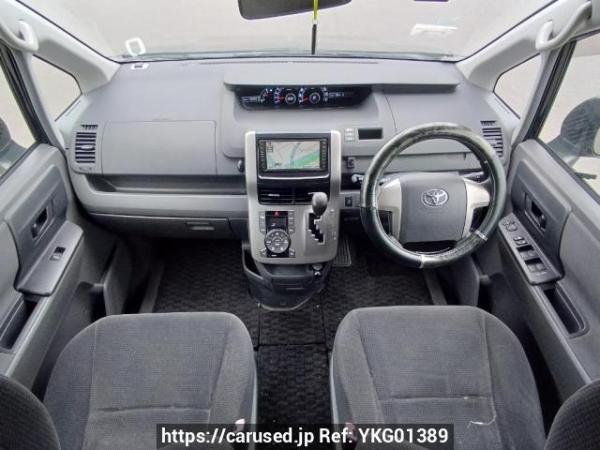 Used 2007 AT toyota noah ZRR70G Image[17]