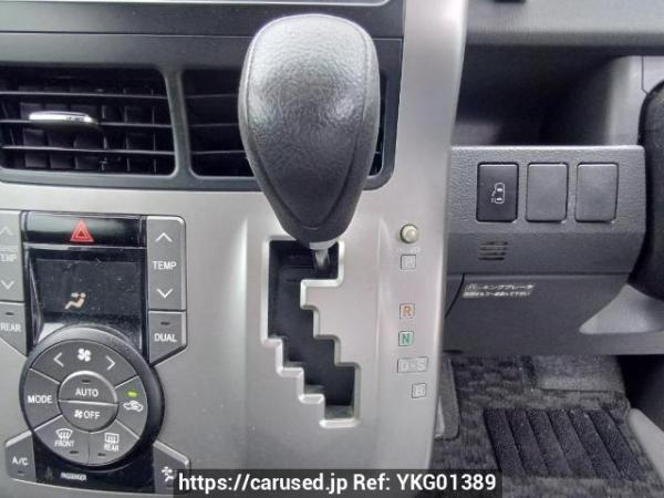 Used 2007 AT toyota noah ZRR70G Image[23]