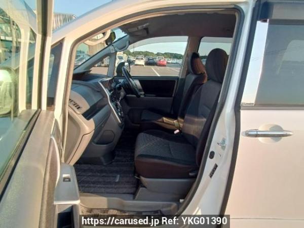 Used 2008 AT toyota noah ZRR70W Image[13]