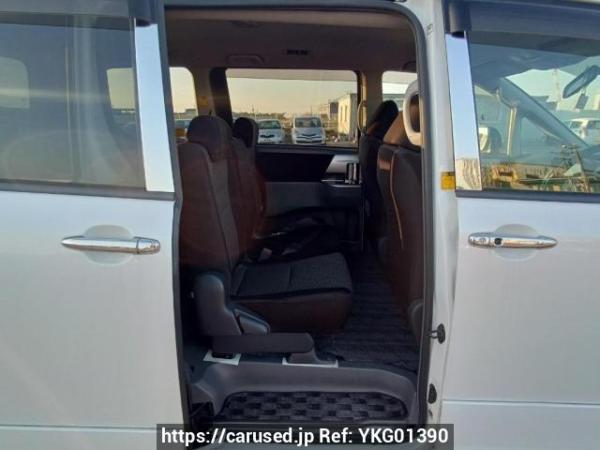 Used 2008 AT toyota noah ZRR70W Image[14]
