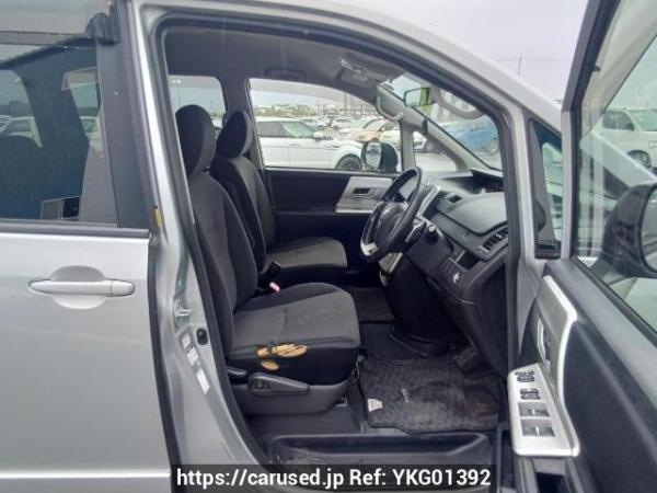 Used 2011 AT toyota noah ZRR75W Image[12]