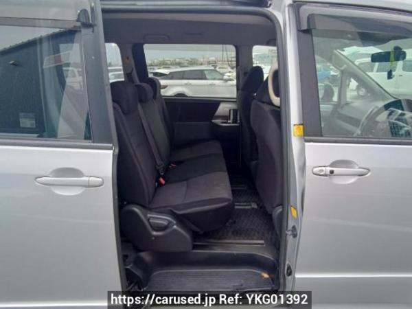 Used 2011 AT toyota noah ZRR75W Image[14]