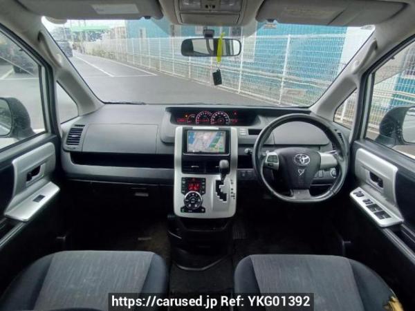 Used 2011 AT toyota noah ZRR75W Image[17]