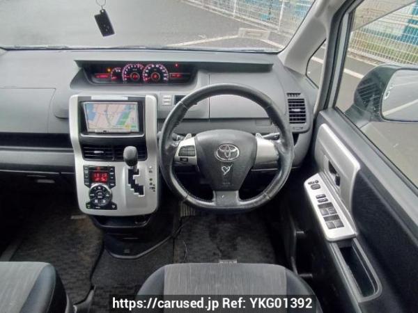 Used 2011 AT toyota noah ZRR75W Image[20]