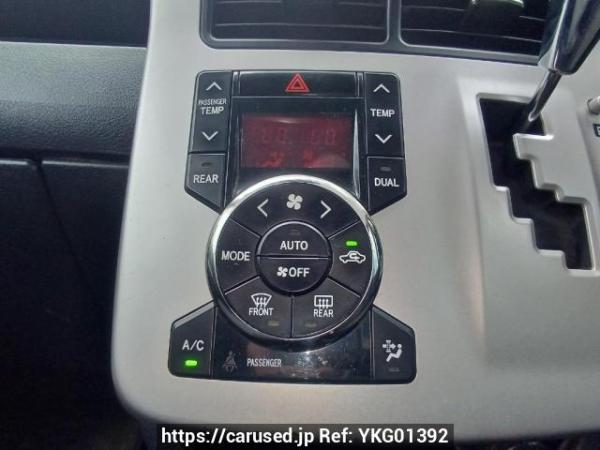 Used 2011 AT toyota noah ZRR75W Image[22]