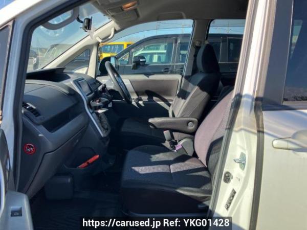 Used 2009 AT toyota noah ZRR70W Image[10]