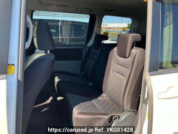 Used 2009 AT toyota noah ZRR70W Image[12]