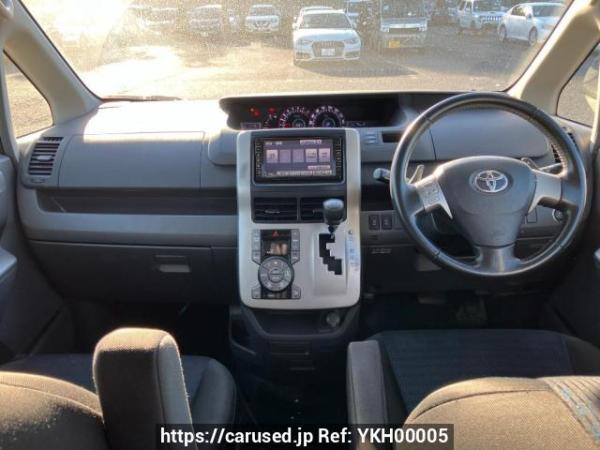 Used 2010 AT toyota voxy ZRR70W Image[14]