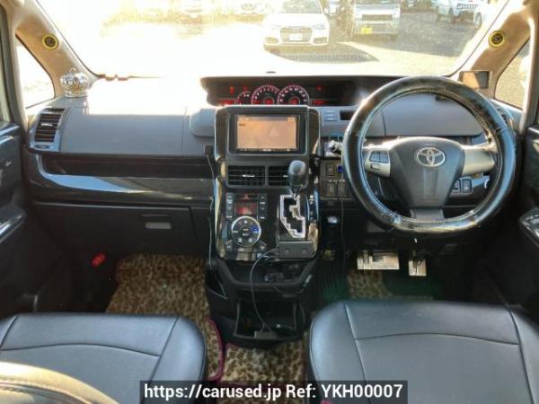 Used 2010 AT toyota noah ZRR70W Image[14]