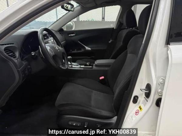 Used 2011 AT lexus is GSE20L Image[8]