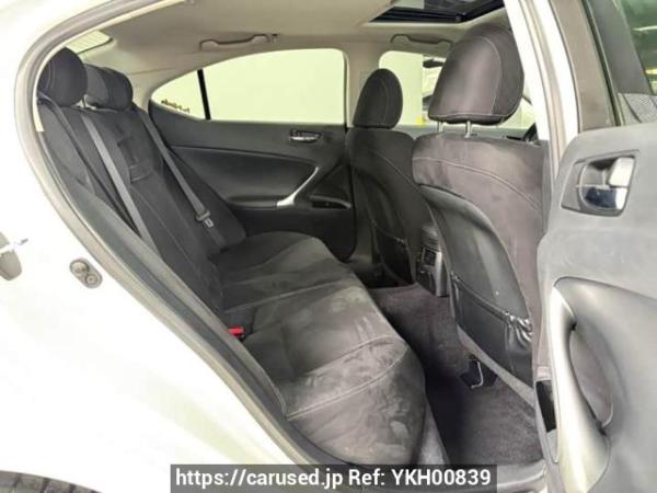 Used 2011 AT lexus is GSE20L Image[10]