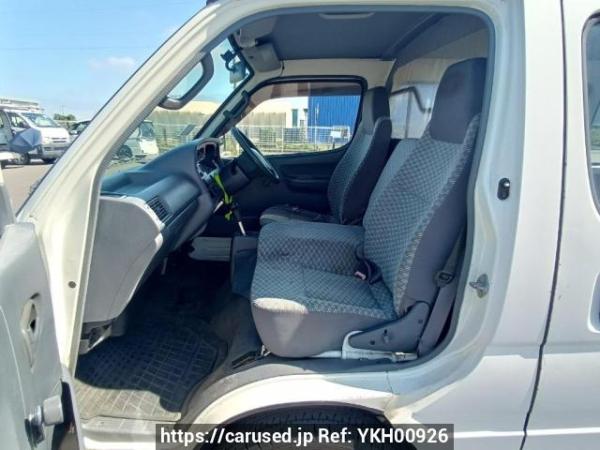 Used 2004 AT toyota regiusace-van TRH112V Image[13]
