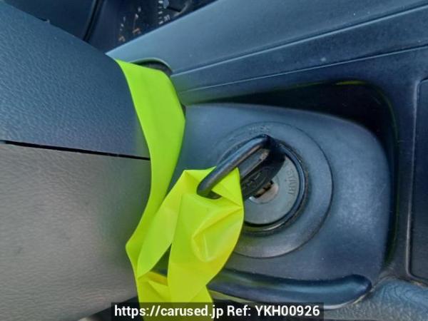 Used 2004 AT toyota regiusace-van TRH112V Image[24]