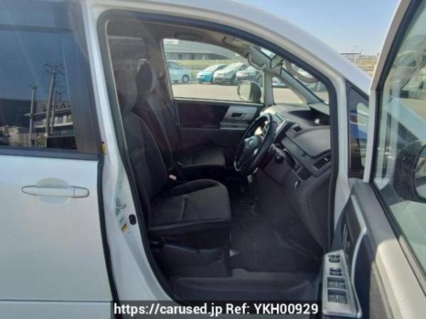Used 2009 AT toyota noah ZRR70W Image[12]
