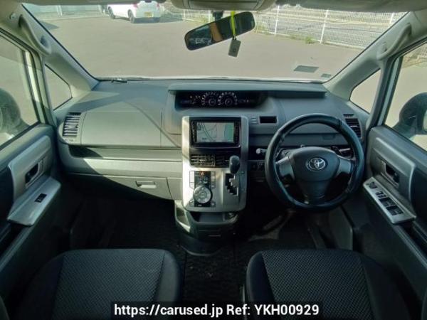 Used 2009 AT toyota noah ZRR70W Image[17]