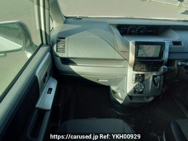 Used 2009 AT toyota noah ZRR70W Image[18]