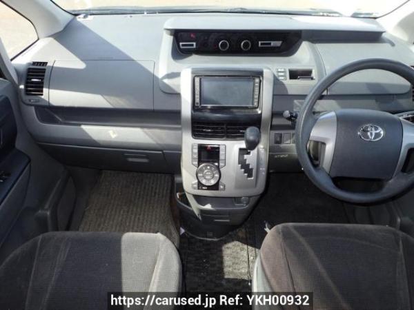 Used 2010 AT toyota noah ZRR75G Image[16]