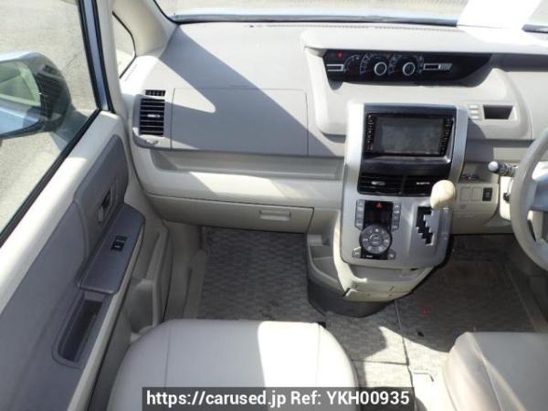 Used 2009 AT toyota noah ZRR75G Image[17]