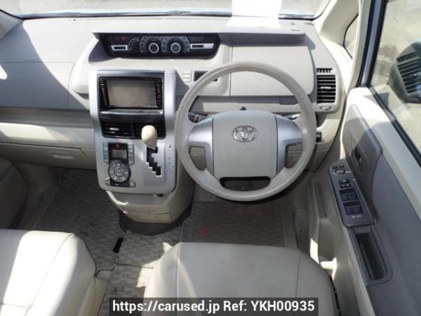 Used 2009 AT toyota noah ZRR75G Image[18]