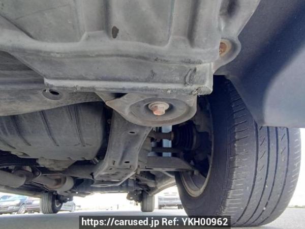 Used 2004 AT toyota alphard MNH10W Image[32]