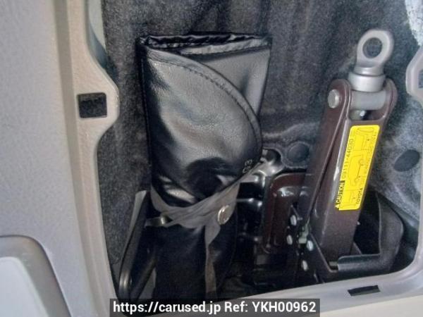 Used 2004 AT toyota alphard MNH10W Image[42]