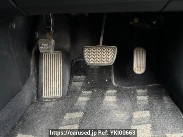 Used 2005 AT toyota harrier ACU30W Image[12]