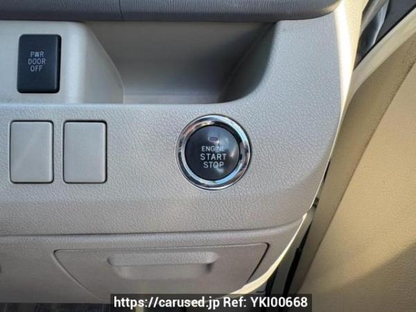Used 2009 AT toyota noah ZRR70G Image[30]