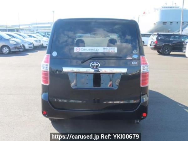 Used 2007 AT toyota noah ZRR70G Image[5]
