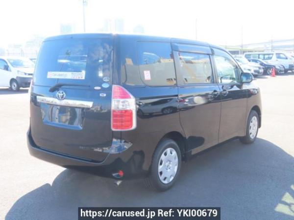 Used 2007 AT toyota noah ZRR70G Image[6]