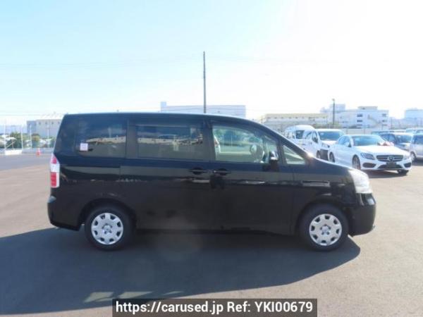 Used 2007 AT toyota noah ZRR70G Image[7]