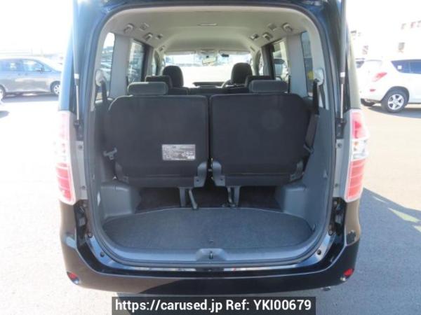 Used 2007 AT toyota noah ZRR70G Image[8]