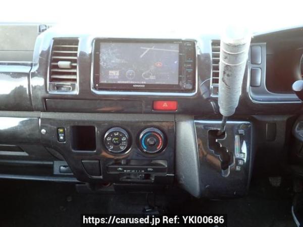 Used 2004 AT toyota regiusace-van KDH200V Image[19]
