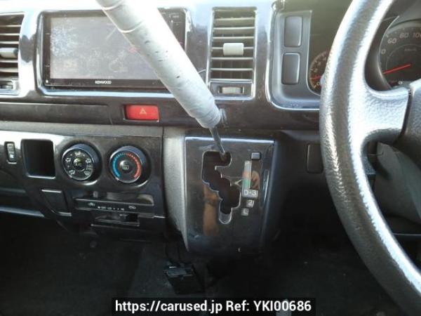 Used 2004 AT toyota regiusace-van KDH200V Image[21]
