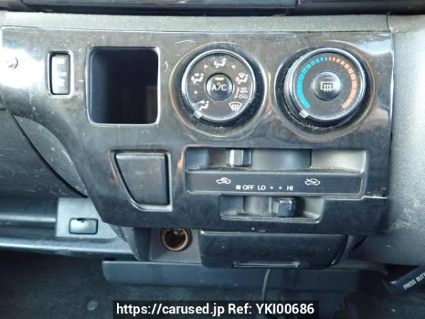 Used 2004 AT toyota regiusace-van KDH200V Image[22]