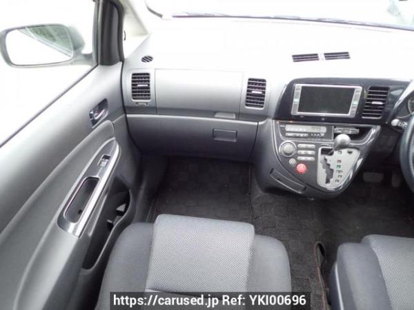 Used 2004 AT toyota wish ZNE10G Image[23]