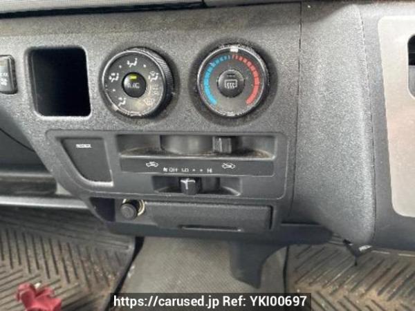 Used 2005 AT toyota hiace-wagon TRH214W Image[26]