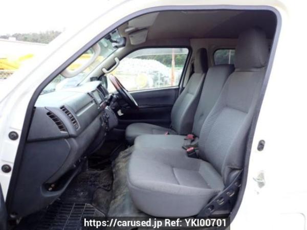 Used 2017 AT toyota regiusace-van KDH201V Image[13]