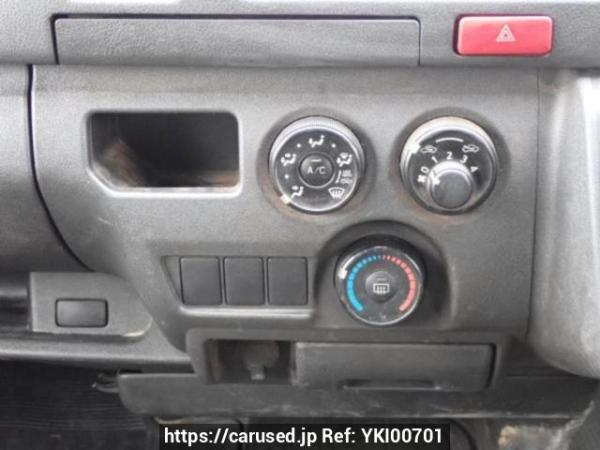Used 2017 AT toyota regiusace-van KDH201V Image[22]