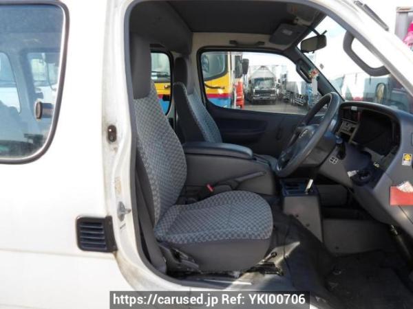 Used 2000 AT toyota hiace-wagon RZH111G Image[12]