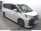Toyota Noah ZWR90W