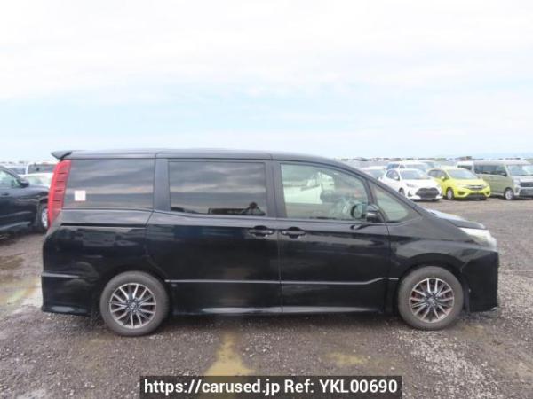 Used 2014 AT toyota noah ZRR80W Image[7]