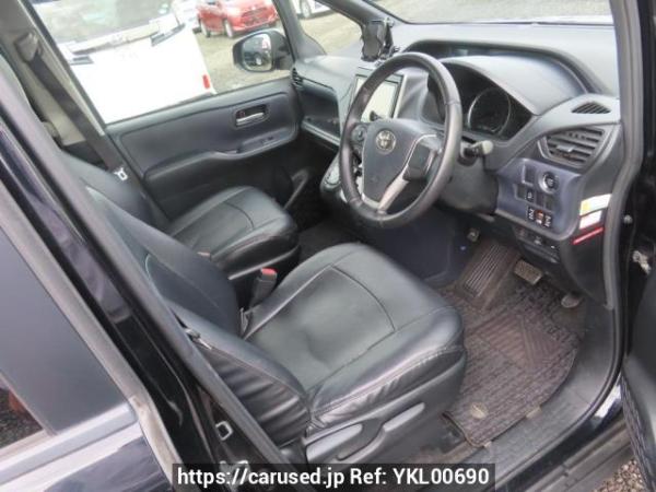 Used 2014 AT toyota noah ZRR80W Image[12]