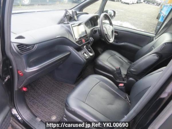 Used 2014 AT toyota noah ZRR80W Image[14]