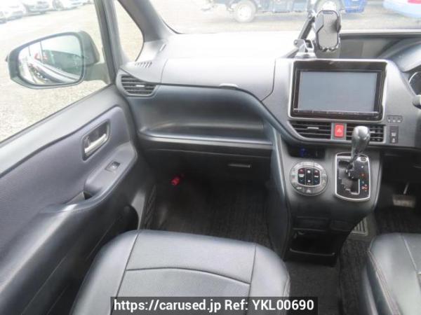 Used 2014 AT toyota noah ZRR80W Image[21]