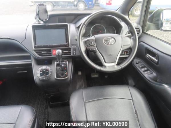 Used 2014 AT toyota noah ZRR80W Image[23]