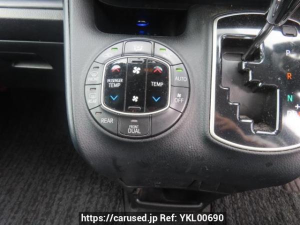 Used 2014 AT toyota noah ZRR80W Image[25]