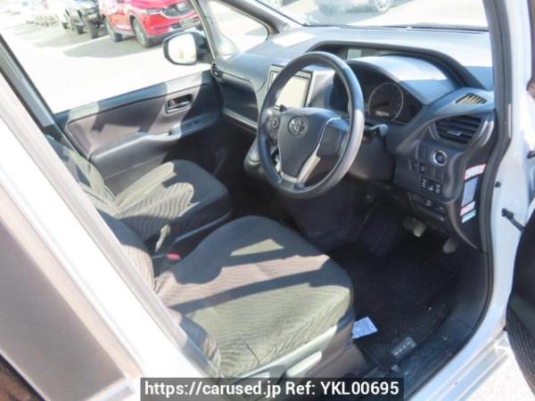 Used 2015 AT toyota noah ZRR80G Image[11]