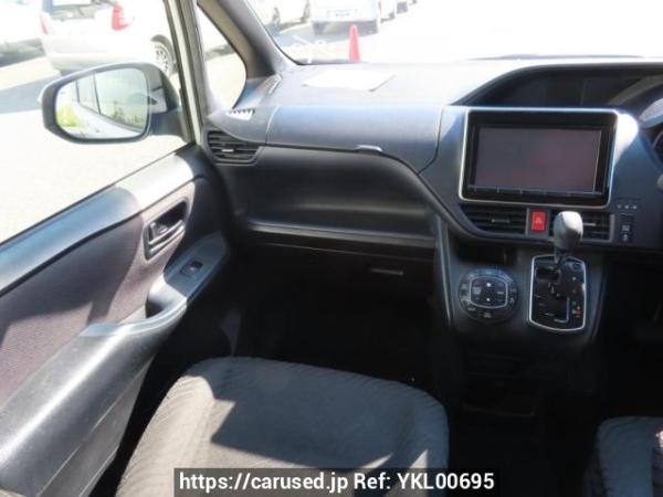 Used 2015 AT toyota noah ZRR80G Image[17]