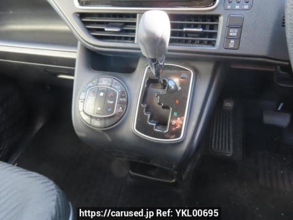 Used 2015 AT toyota noah ZRR80G Image[22]